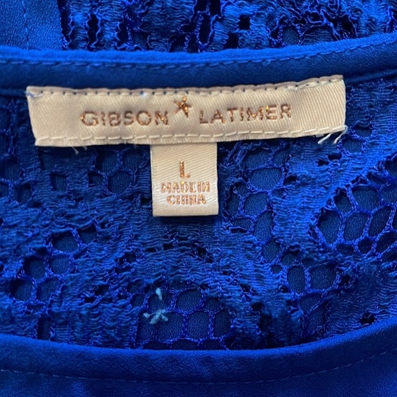 Royal Blue Open Back Blouse with Lace Back by Gibson Latimer Size Large - Picture 6 of 9